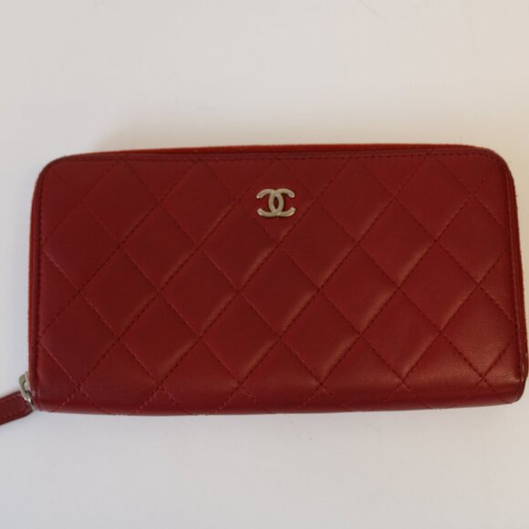 Chanel Classic Red Wallet - Picture 1 of 5